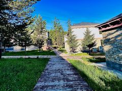 -喀纳斯鸿福生态度假酒店