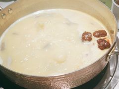 -洪氏嗨捞·广东猪肚鸡·椰子鸡火锅(西咸万象城店)