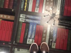 -钟书阁(松江泰晤士小镇店)