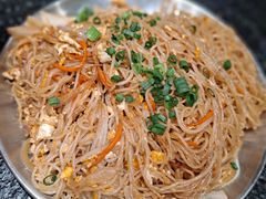 -何妹湿辣牛肉·粤式烧烤砂煲(桂雅路店)
