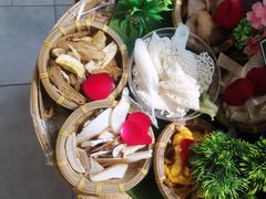 -菌彩云南野生菌火锅(万达广场店)