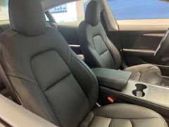 -TESLA 特斯拉(上海太古汇体验店)