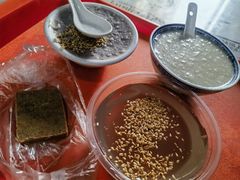 花生糕-没牙伯花生汤店(老药洲店)