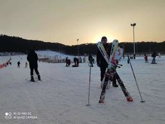 -十三陵雪世界滑雪场