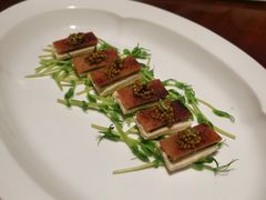 鱼子酱脆皮松板肉-解香楼(八盘岭路店)