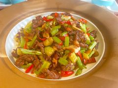 小炒黄牛肉-魏铭鱼头捞饭(嘉善店)