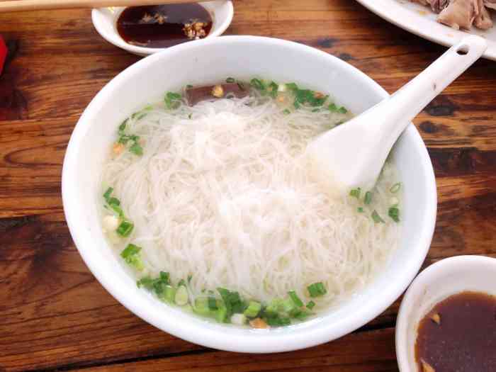 桐坑粿条汤(镇雄店)-"店名:林明牛肉店具体位置我也说不清楚 .