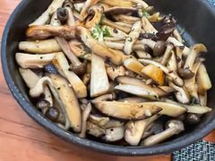 初榨橄榄油炒黑松露杂菌-帕歌西班牙餐厅paco tapas
