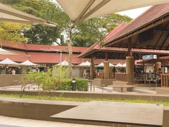 -东海岸人工湖美食村