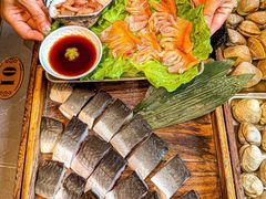 -围炉肉舍•炭烤活鳗•丹东海鲜烤肉(步行街店)