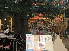 -钟书阁(松江泰晤士小镇店)