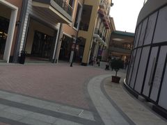 -王府井奥莱临潼小镇(临潼店)