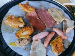 墨鱼丸小肉肠双拼-燚青春东北泥炉烤肉(百合店)