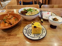 腊汁肉夹馍-秦䩊会·陕西biangbiang面(畹町路店)