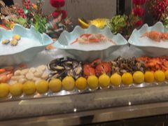 -广州万富希尔顿酒店·感趣自助餐厅·金秋蟹宴生蚝海鲜刺身