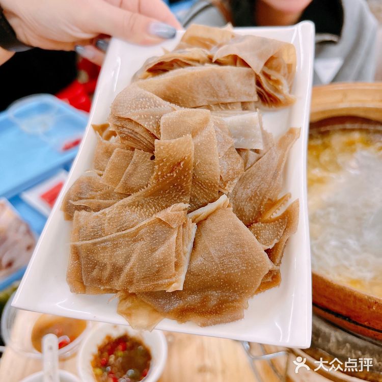 埋单也才490元，着实是近来吃得最便宜又饱的一顿