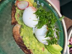 牛油果温泉蛋吐司-O'mills Sourdough Bakery&Bistro(永嘉路店)