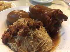 中段面线-阿水狮猪脚大王(台中公园店)