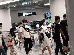 -新百广场(地铁站)