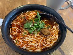 香辣牛肉笋烧面-李先生牛肉面大王(上海站南广场店)