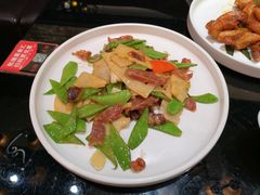 笋尖兰豆炒腊味-高第街56号港式餐厅·精选(世茂广场宽厚里大明湖店)