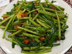 藜蒿炒腊肉-老三样·旧食新味(绿地店)
