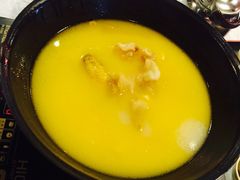 浓厚原只鸡煲花胶汤-鲜入围煮花胶鸡海鲜火锅