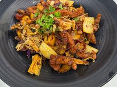 -愉肴麻辣香锅(中北镇店)