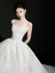 -衣贝姿婚纱礼服馆