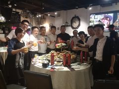 店内布置-日进一片海.生腌海鲜火锅.宵夜烧烤(三里屯总店)