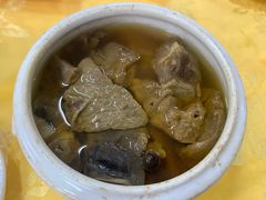 川贝雪梨炖猪肺汤-横河佬炖品店(罗阳一路老店)