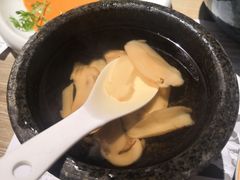 山泉水松茸汤-小大董·烤鸭(凤凰汇店)