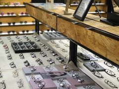 -罗伯特眼镜·蔡司官方授权(罗湖国贸店)