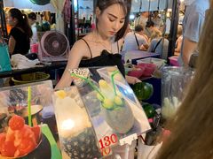 -席娜卡琳火车铁道夜市