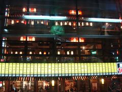 -六合夜市
