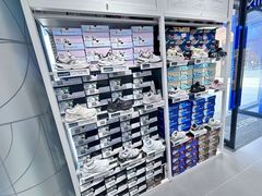 -SKECHERS 斯凯奇(上海国际时尚中心店)