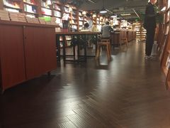 -新华书店(印象城店)