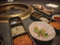 -铭牛烧肉·和牛海鲜自助(高新月牙湖店)