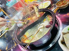 -灌县老妈砂锅串串香(万科红生活广场店)