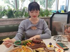 -西语·炭烧牛排(卓越中寰店)