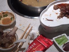 -三人行骨头王火锅(长寿店)
