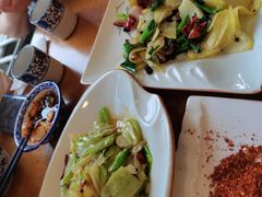 -石磨豆花家常菜·牦牛排土火锅