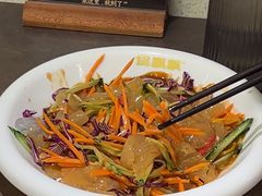 -锅飘飘·东北铁锅炖(雨花客厅店)