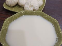 豆浆-舒小笼松针小笼包