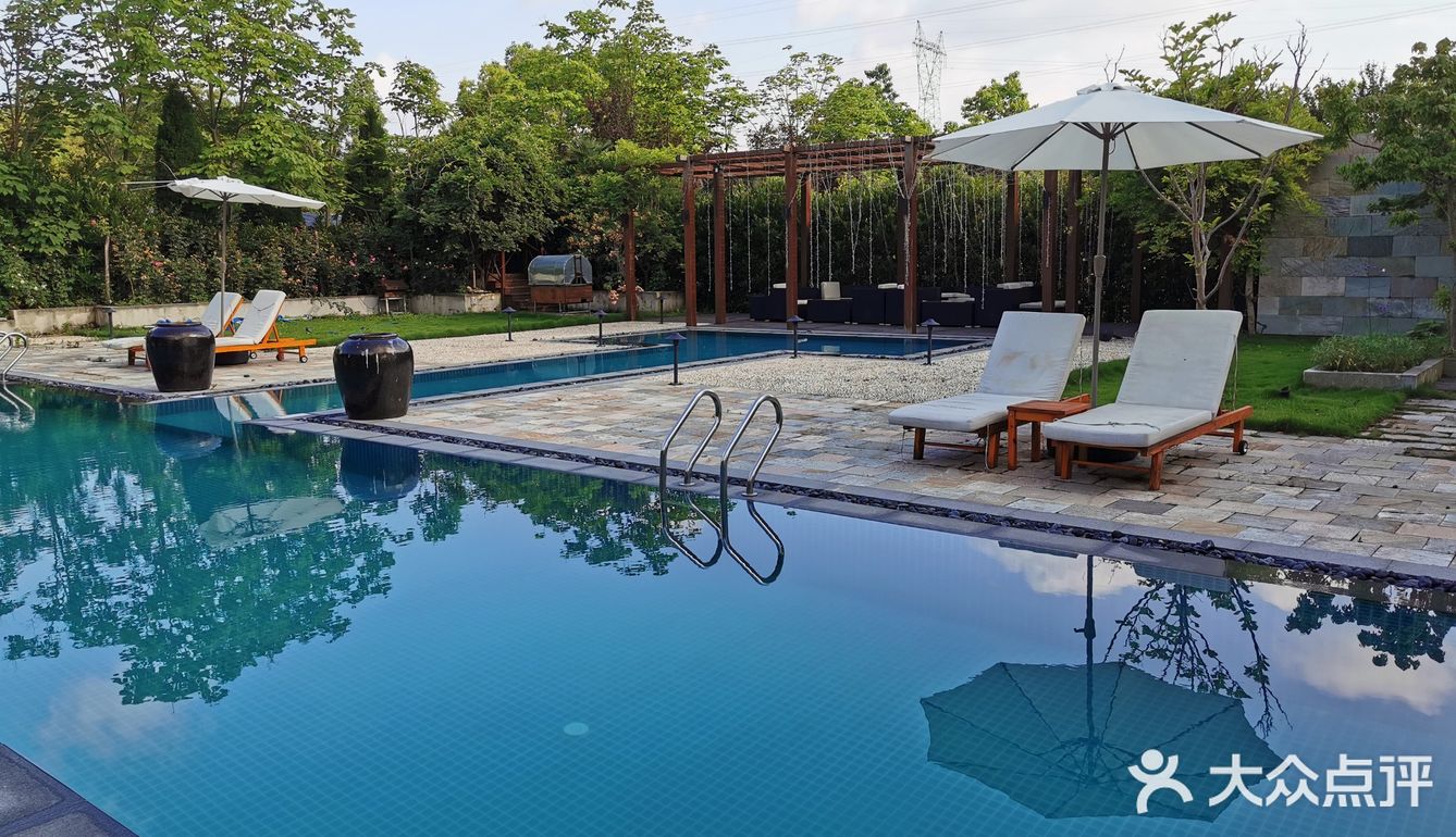 西岸氧吧林舍二期泳池