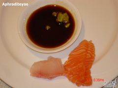 寿司(金枪+三文鱼)&nbsp;很新鲜&nbsp;很好吃-国宾酒店-花园咖啡自助餐厅(北营房中街店)