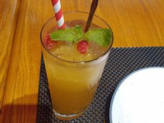 茉莉蜜桃鲜果茶-百特喜·意大利餐厅(八佰伴镇江店)