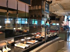 自助取餐区-咖啡苑自助餐厅·中国大饭店