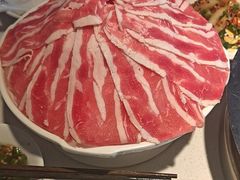 -茅草房·河畔园林火锅