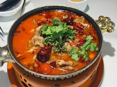 肥牛与牛蛙的故事-3号仓库·创意中国菜(新世界城店)